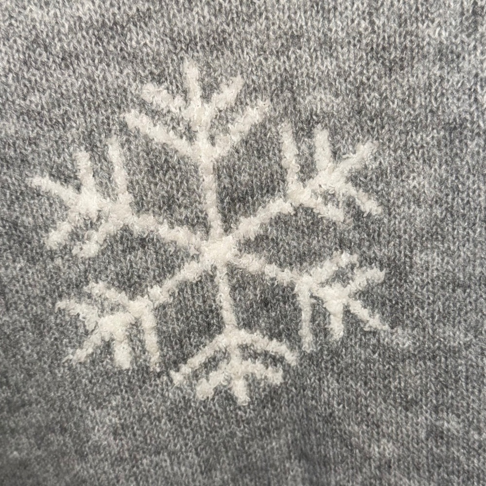 CUPCAKES AND CASHMERE Super Soft Dove Grey Snowflake Knit Sweater NWT Size XS - Picture 6 of 7